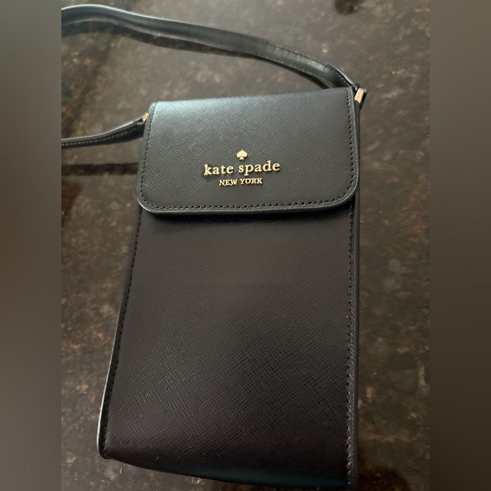 Kate Spade New York Cameron North South Flap Phone Crossbody Bag.Used once EUC!